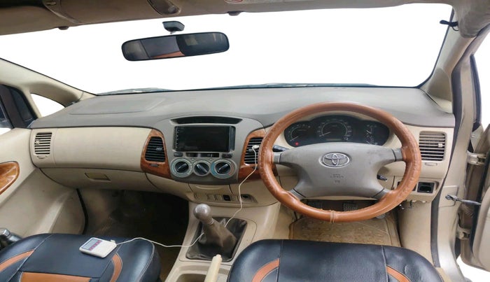 2008 Toyota Innova V 2.5 8 STR, Diesel, Manual, 2,87,079 km, interior