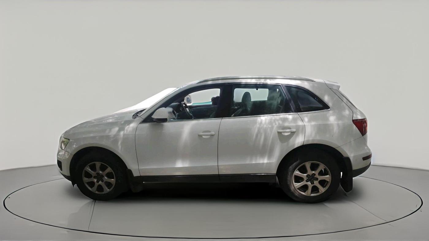 2011 Audi Q5 2.0 TDI QUATTRO, Diesel, Automatic, 1,37,122 km, exterior
