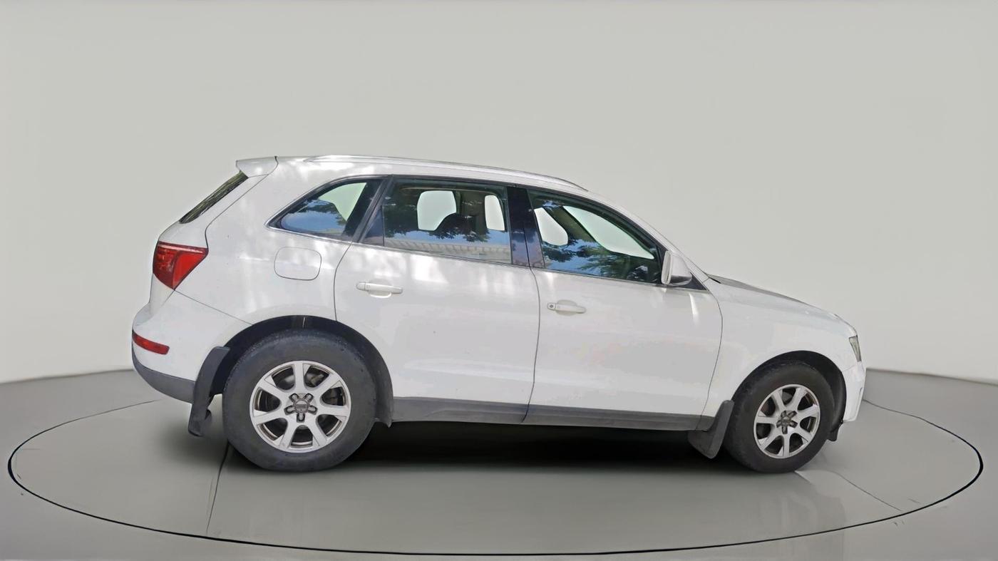 2011 Audi Q5 2.0 TDI QUATTRO, Diesel, Automatic, 1,37,122 km, exterior