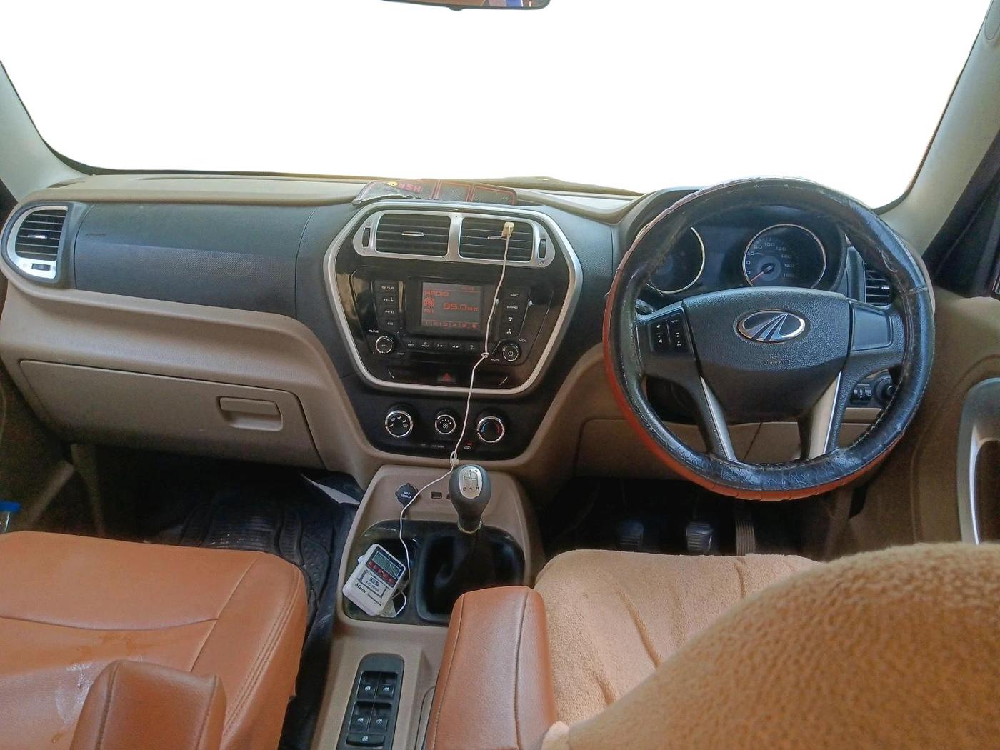 2017 Mahindra TUV300 T8, Diesel, Manual, 1,11,913 km, interior