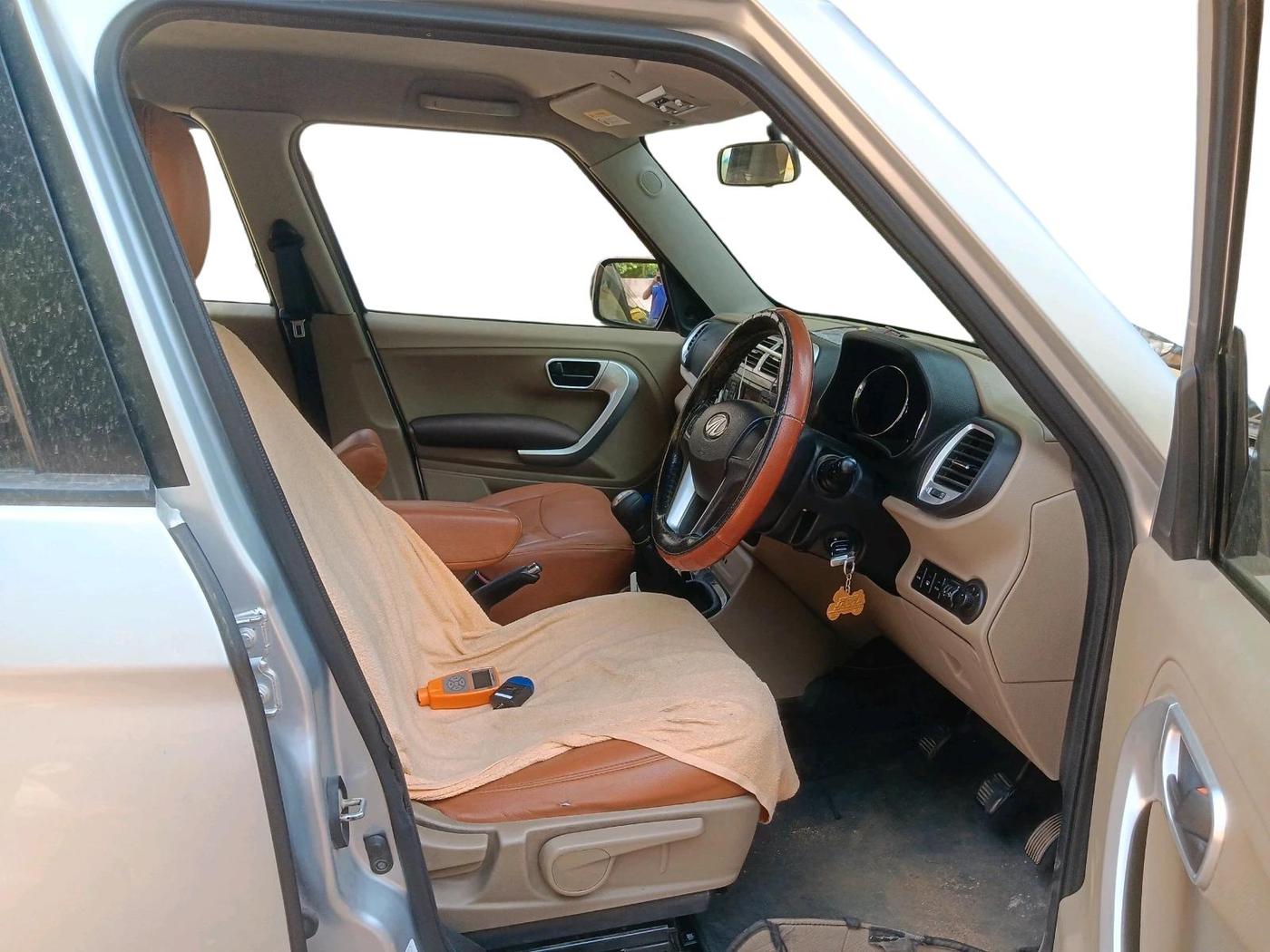 2017 Mahindra TUV300 T8, Diesel, Manual, 1,11,913 km, interior