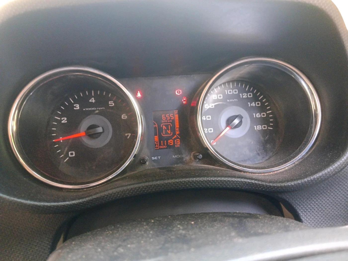 2017 Mahindra TUV300 T8, Diesel, Manual, 1,11,913 km, interior