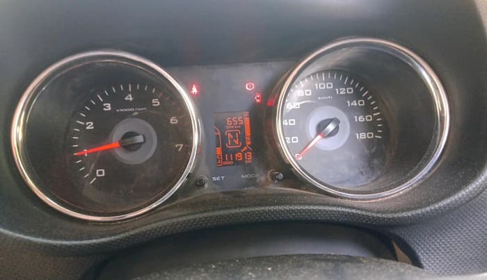 2017 Mahindra TUV300 T8, Diesel, Manual, 1,11,913 km, interior