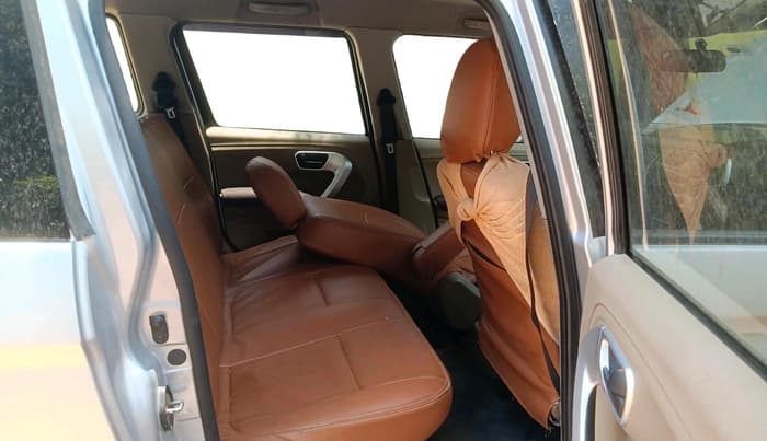 2017 Mahindra TUV300 T8, Diesel, Manual, 1,11,913 km, interior
