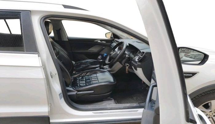 2022 Skoda KUSHAQ AMBITION 1.0L TSI MT, Petrol, Manual, 92,753 km, interior