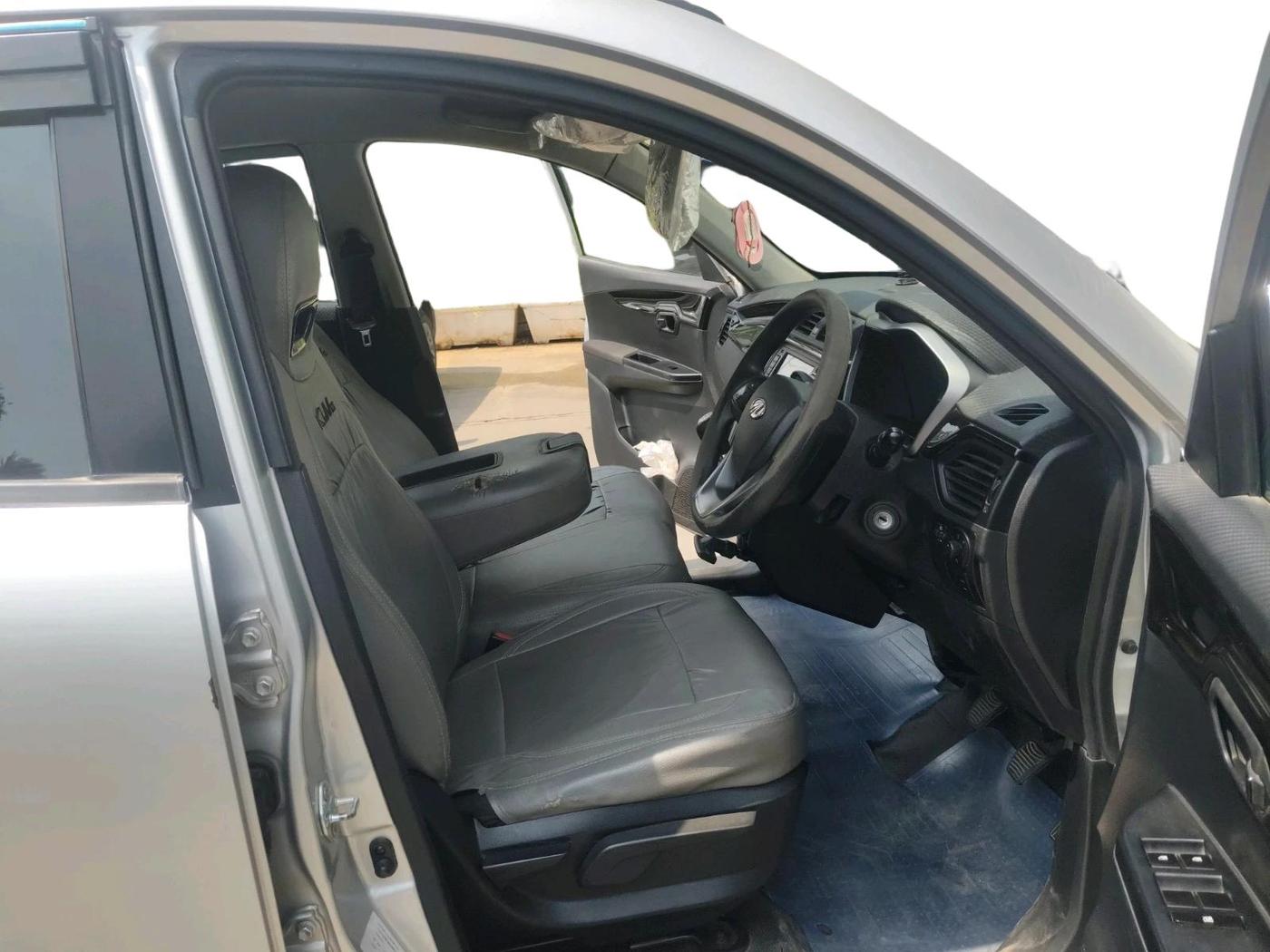 2017 Mahindra KUV 100 NXT K8 P 6 STR, Petrol, Manual, 78,148 km, interior