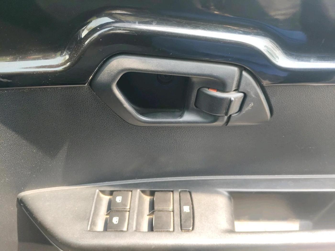 2017 Mahindra KUV 100 NXT K8 P 6 STR, Petrol, Manual, 78,148 km, interior