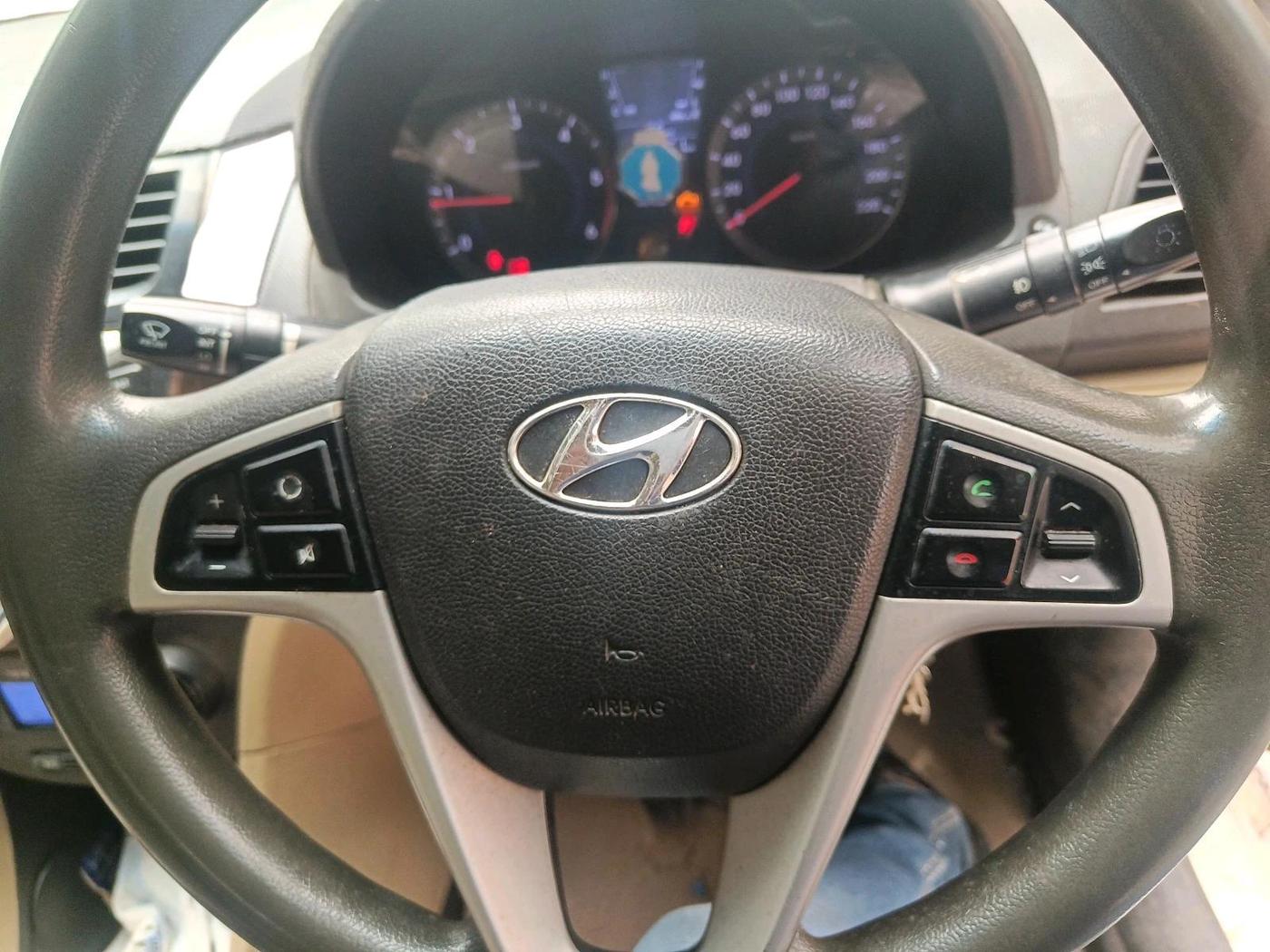 2012 Hyundai Verna FLUIDIC 1.6 CRDI EX, Diesel, Manual, 1,45,761 km, interior