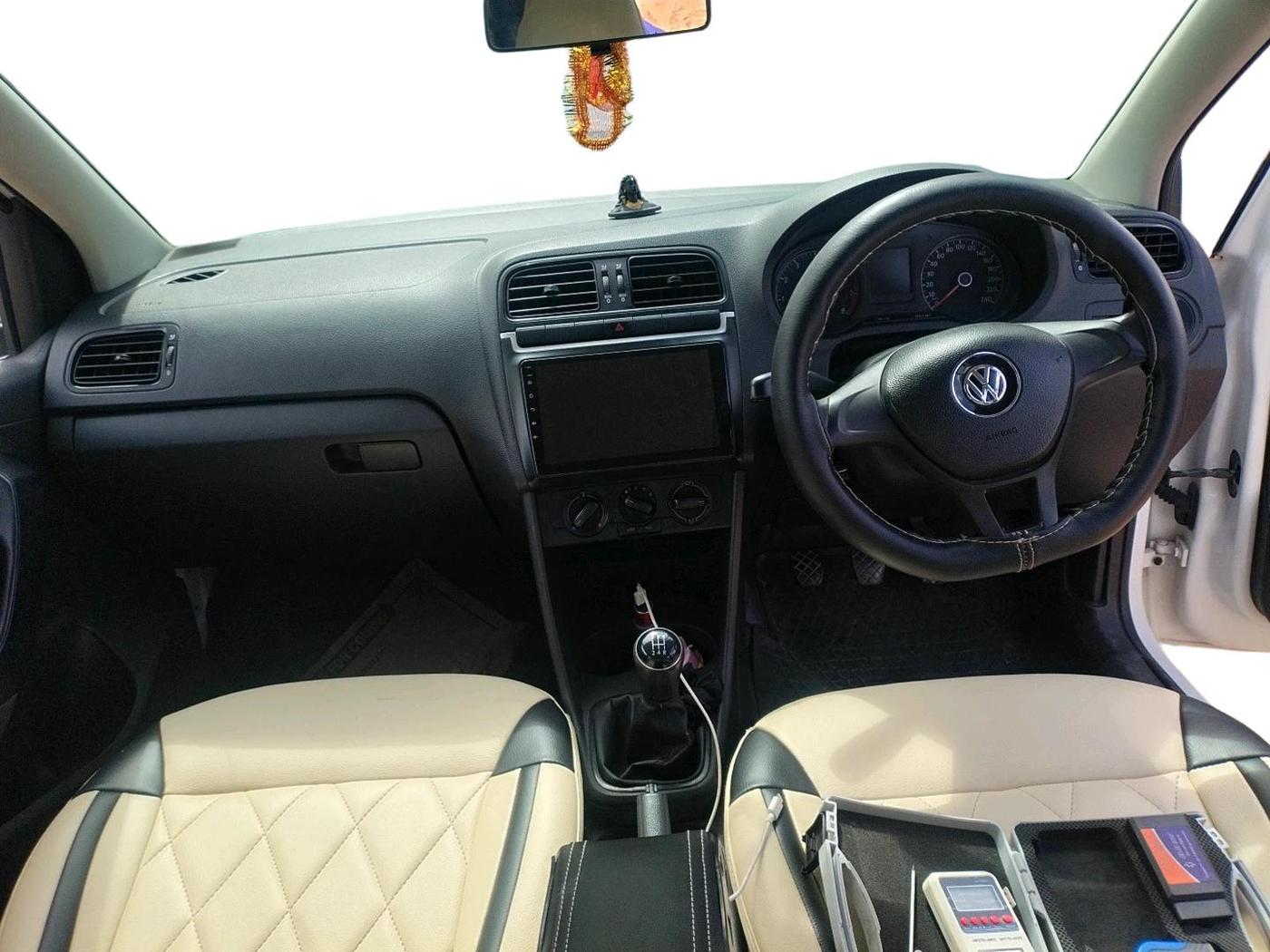 2018 Volkswagen Ameo COMFORTLINE 1.0L, Petrol, Manual, 80,645 km, interior