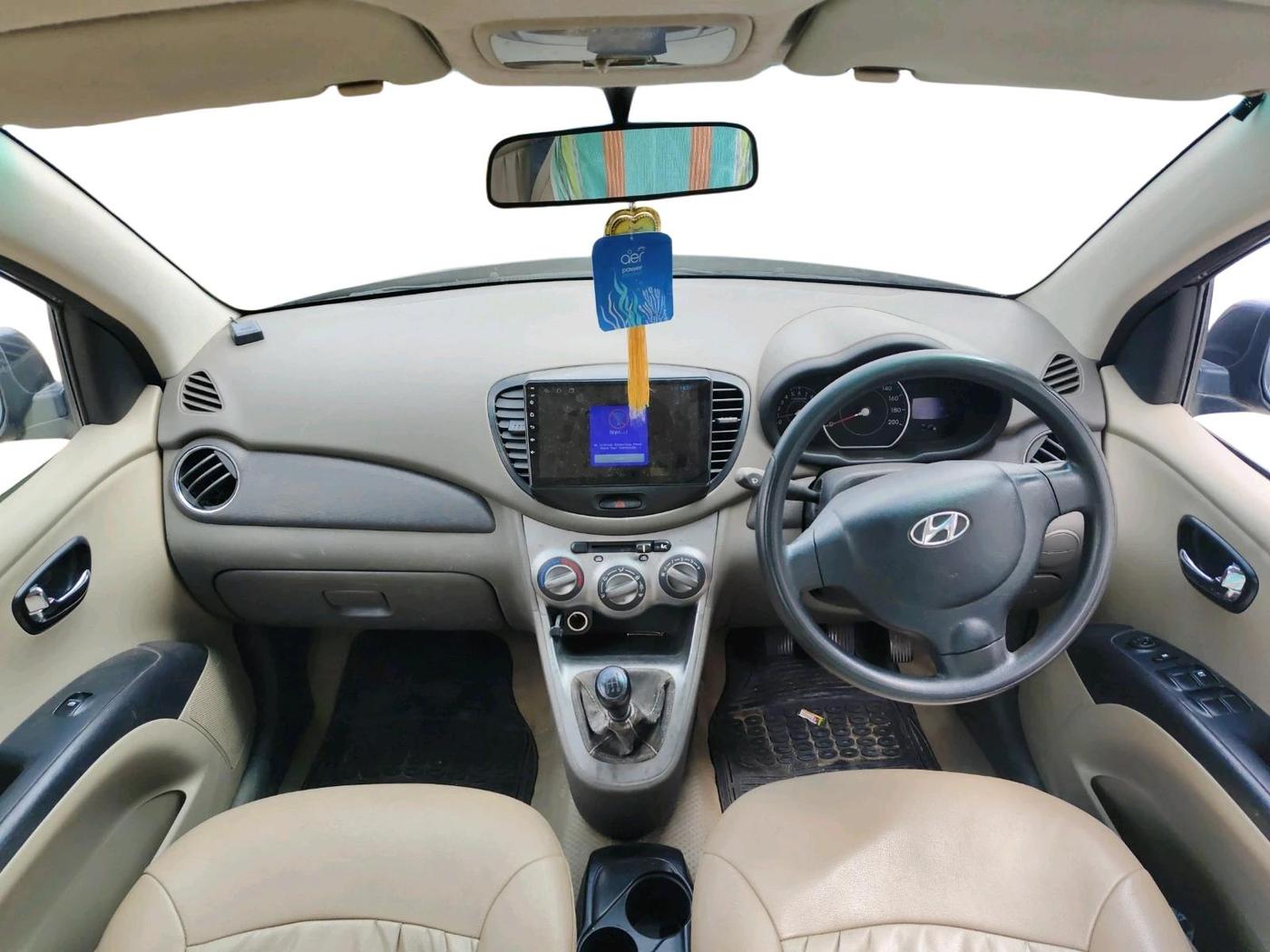 2011 Hyundai i10 MAGNA 1.2, Petrol, Manual, 1,16,218 km, interior