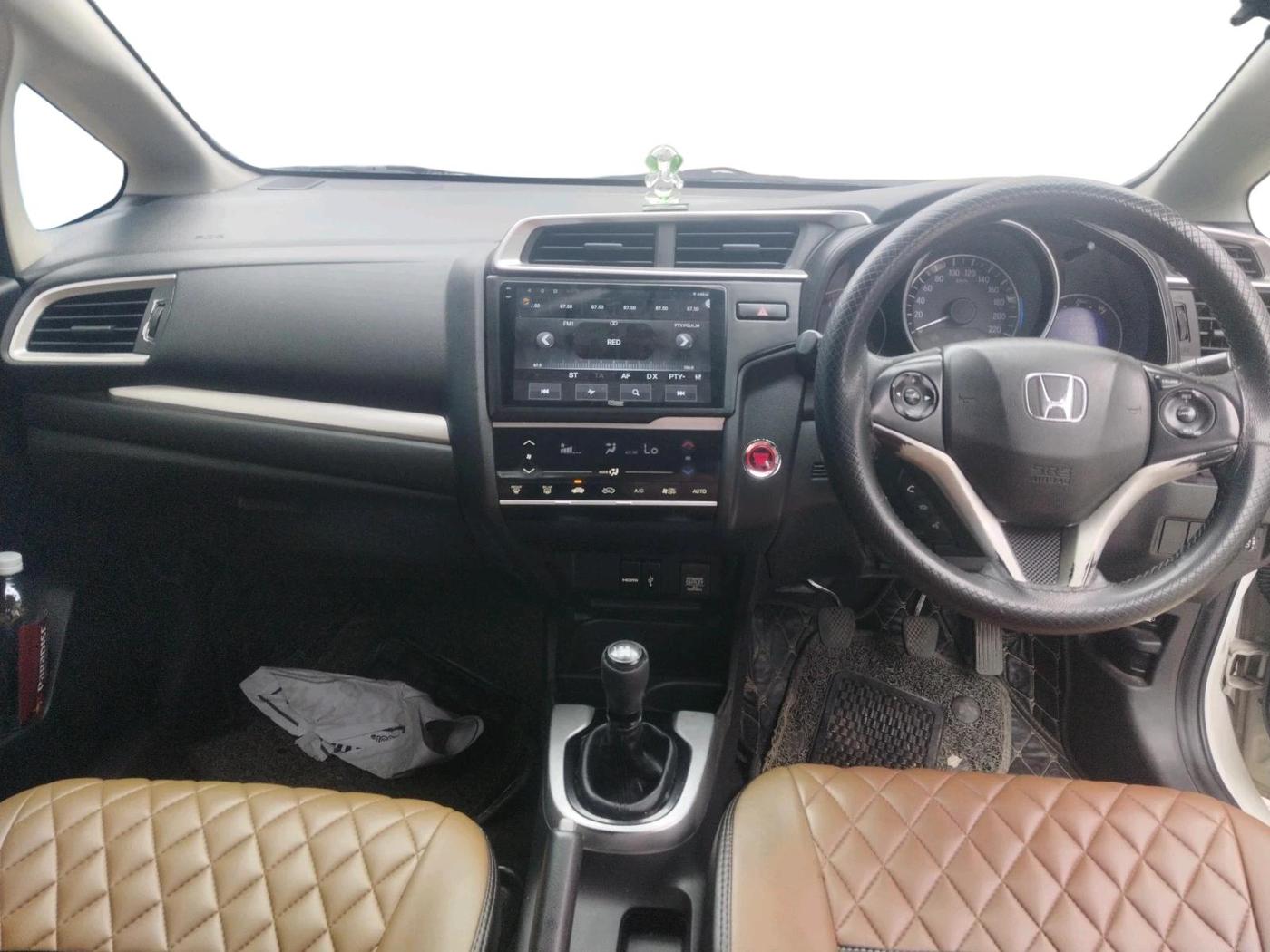 2018 Honda WR-V 1.5L I-DTEC VX MT, Diesel, Manual, 1,23,371 km, interior