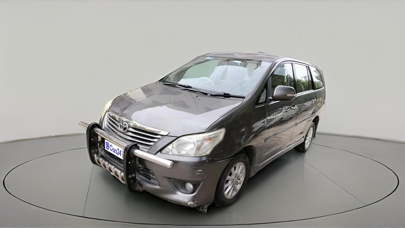 2013 Toyota Innova 2.5 VX 7 STR, Diesel, Manual, 2,03,913 km, exterior