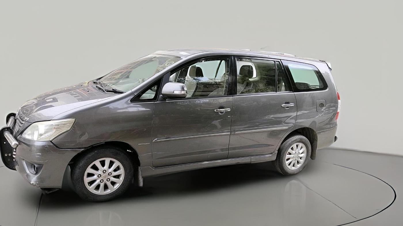 2013 Toyota Innova 2.5 VX 7 STR, Diesel, Manual, 2,03,913 km, exterior