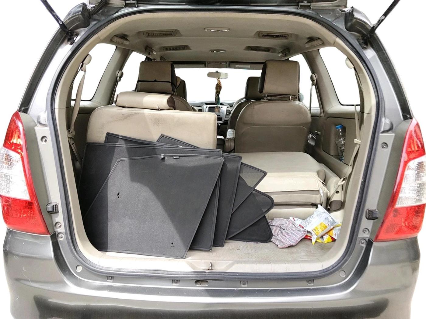 2013 Toyota Innova 2.5 VX 7 STR, Diesel, Manual, 2,03,913 km, exterior