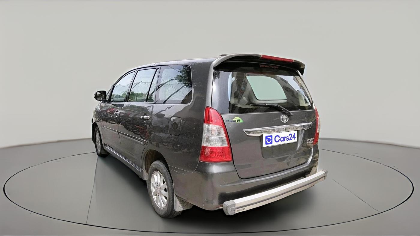 2013 Toyota Innova 2.5 VX 7 STR, Diesel, Manual, 2,03,913 km, exterior