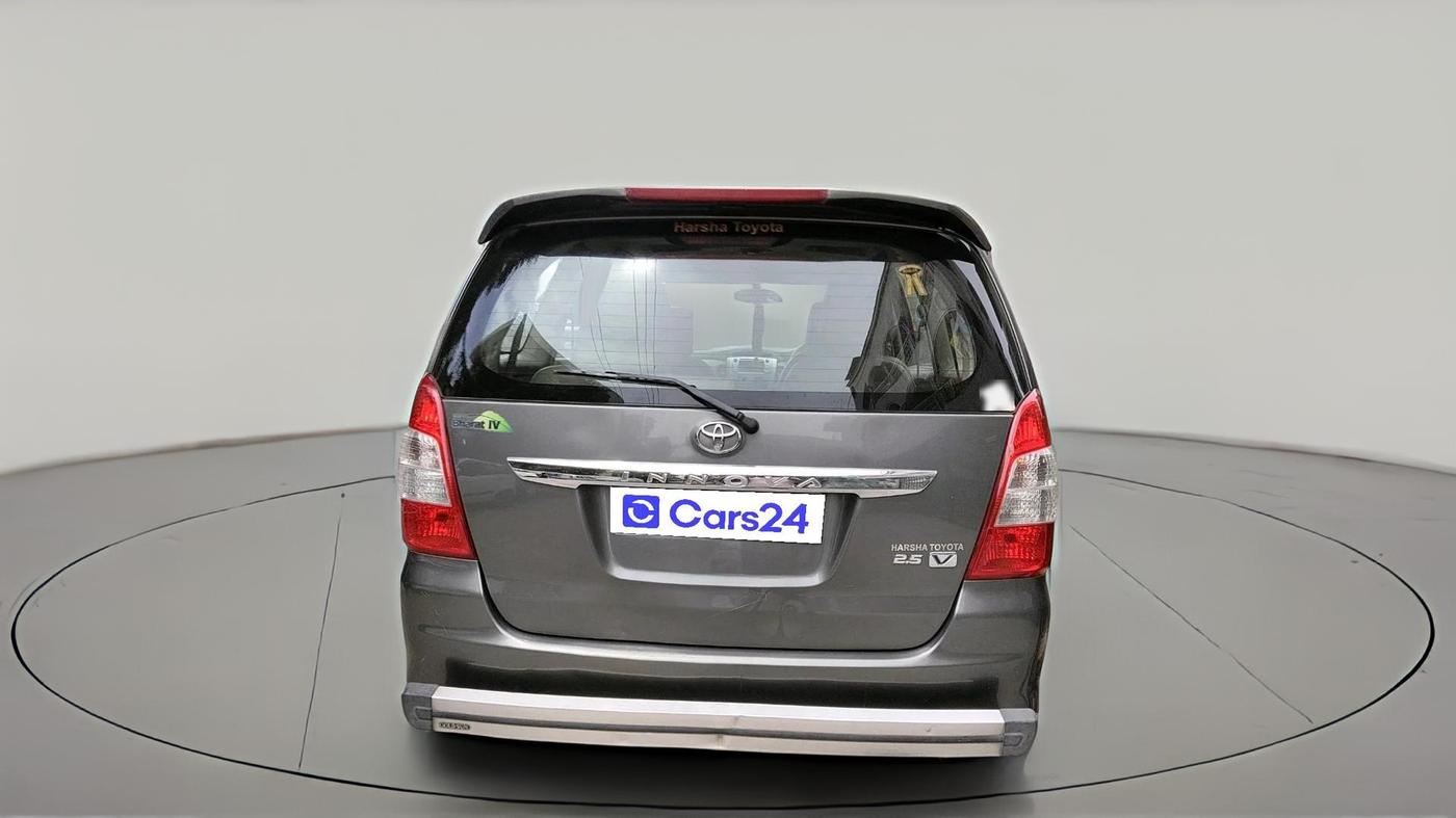 2013 Toyota Innova 2.5 VX 7 STR, Diesel, Manual, 2,03,913 km, exterior