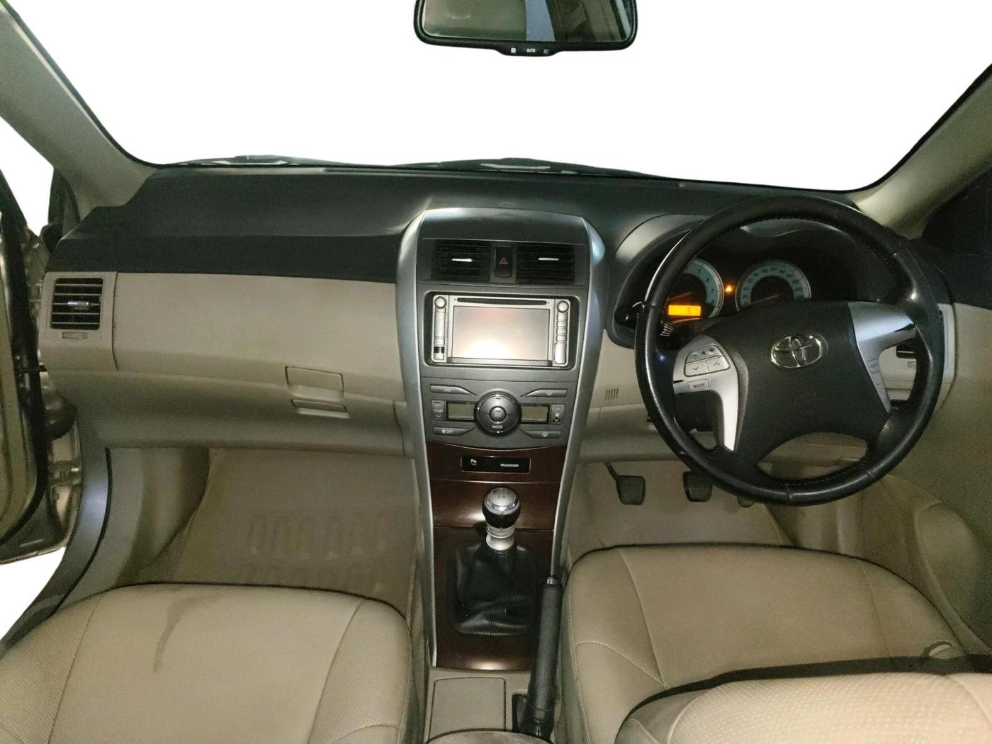 2012 Toyota Corolla Altis G PETROL, Petrol, Manual, 1,30,536 km, interior