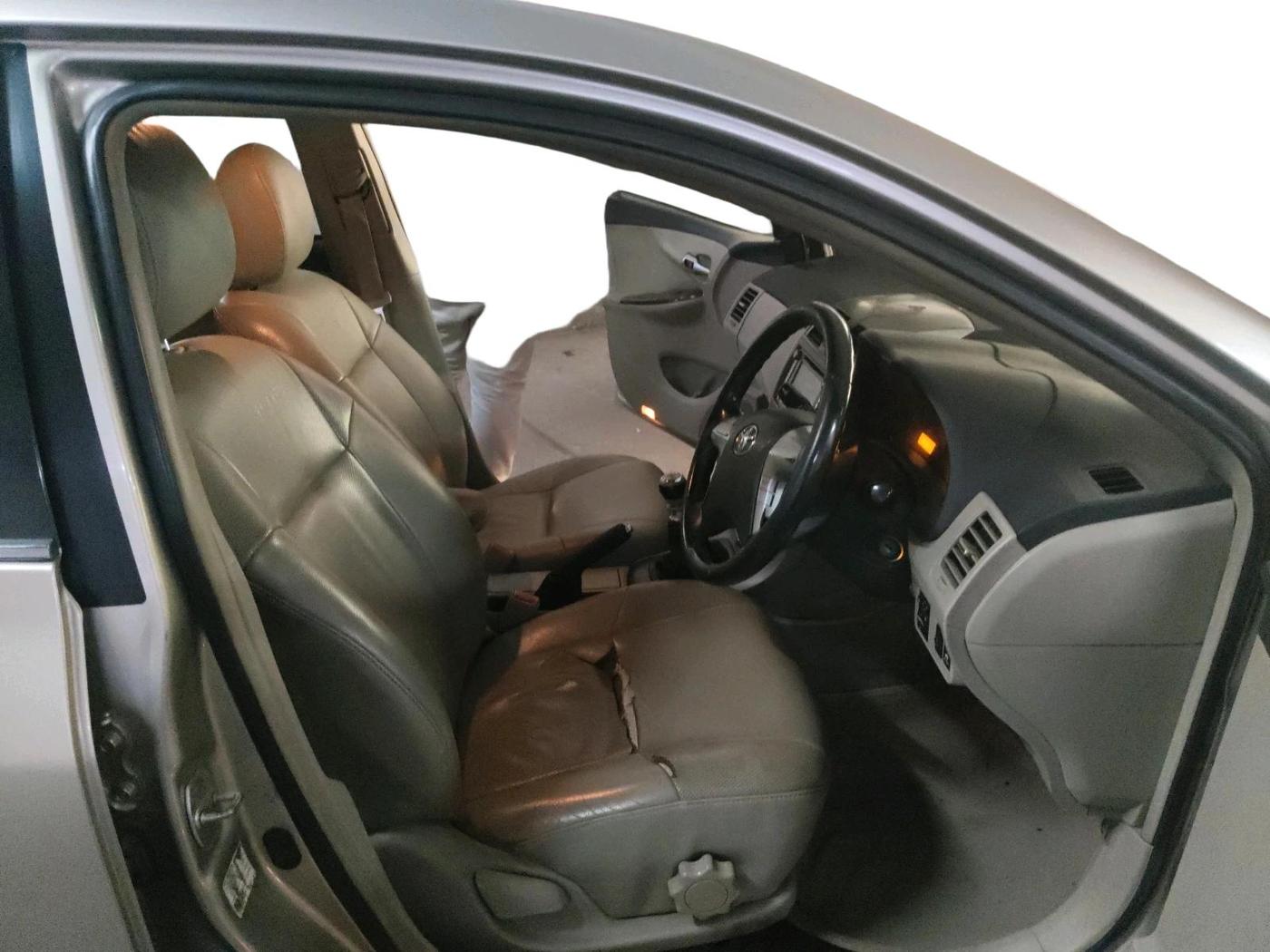 2012 Toyota Corolla Altis G PETROL, Petrol, Manual, 1,30,536 km, interior