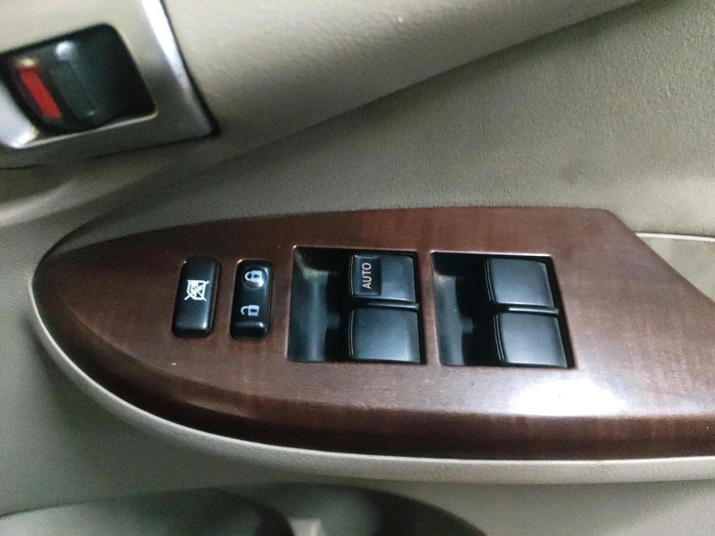 2012 Toyota Corolla Altis G PETROL, Petrol, Manual, 1,30,536 km, interior