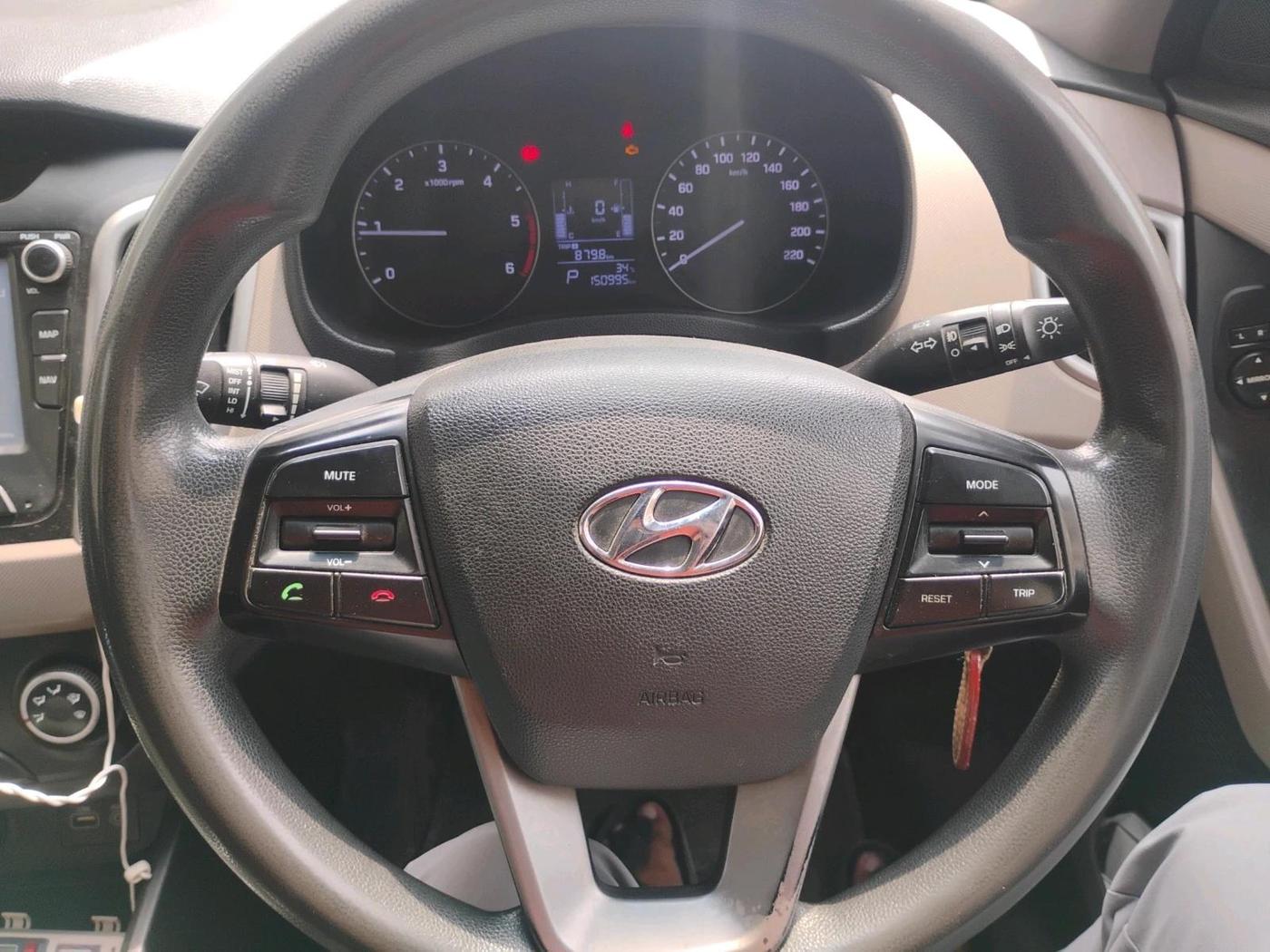 2017 Hyundai Creta S PLUS 1.6 AT DIESEL, Diesel, Automatic, 1,50,997 km, interior