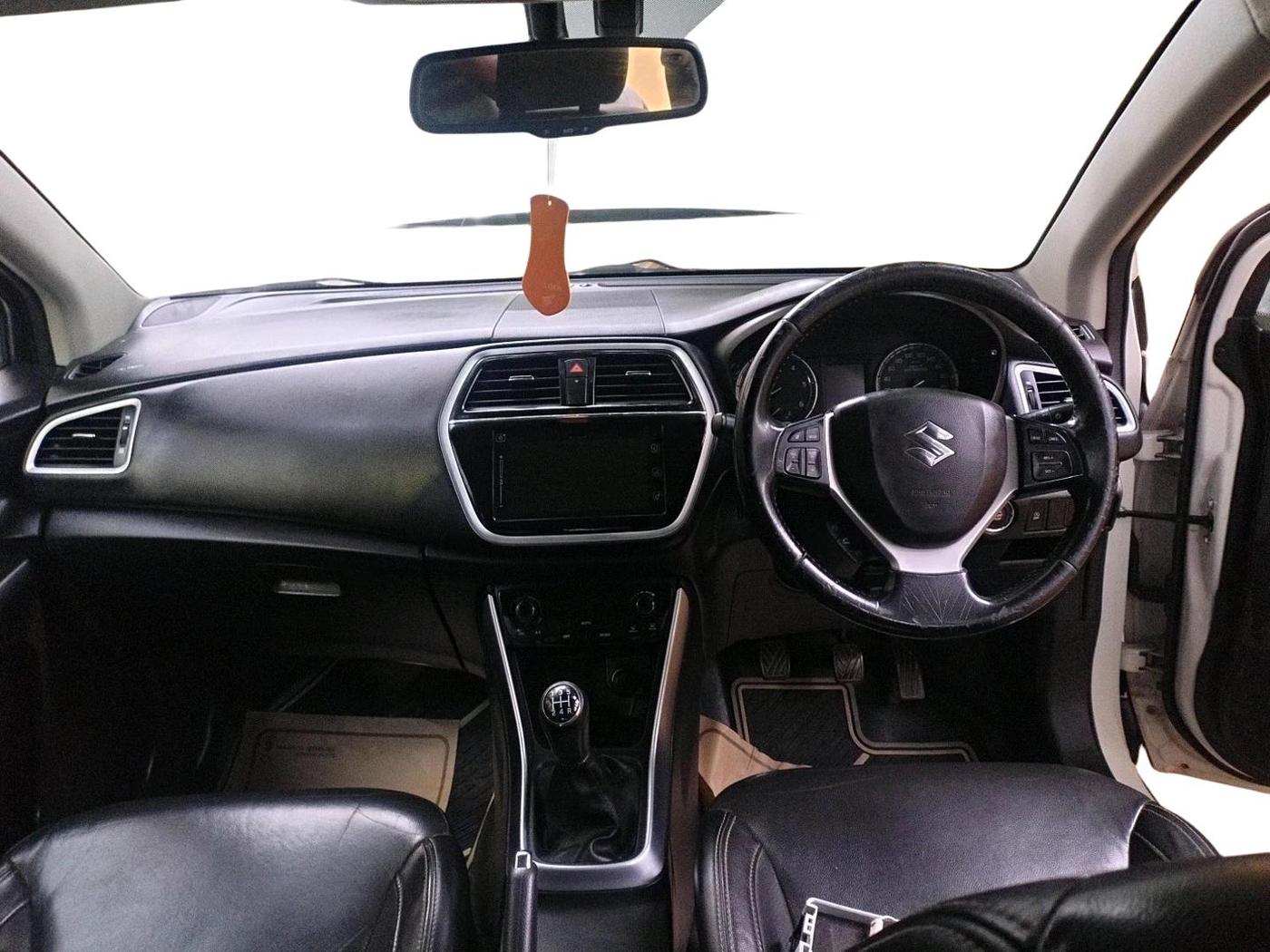 2018 Maruti S Cross ALPHA 1.3, Diesel, Manual, 1,03,385 km, interior