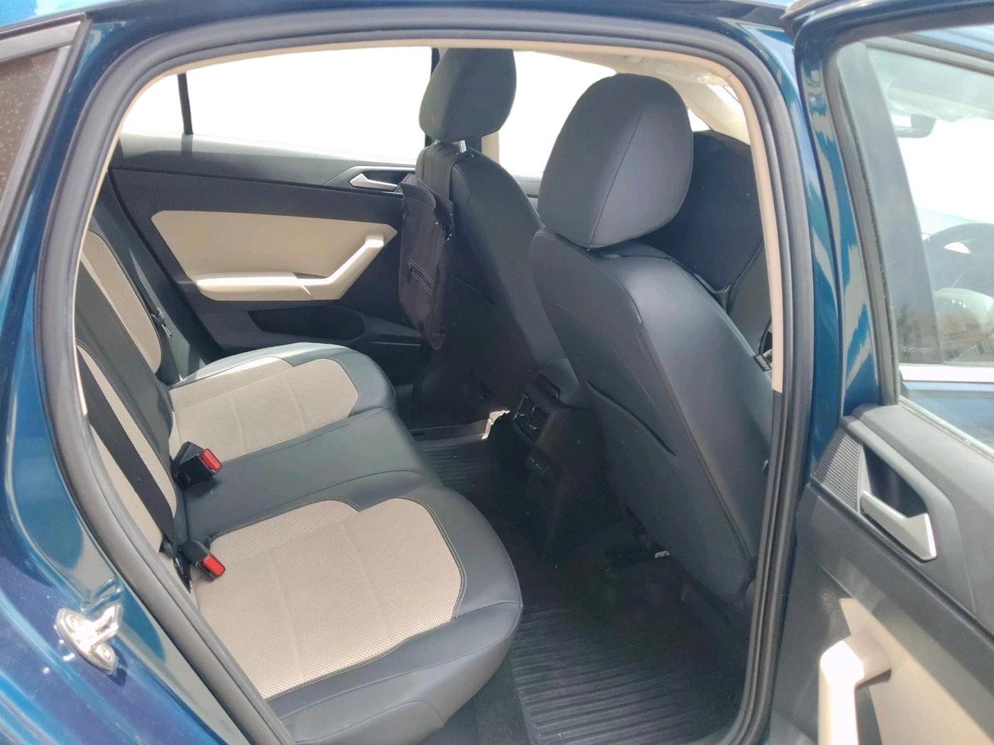 2023 Volkswagen VIRTUS TOPLINE TSI 1.0 AT, Petrol, Automatic, 48,707 km, interior