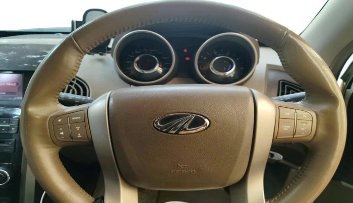 2014 Mahindra XUV500 W8, Diesel, Manual, 72,483 km, interior