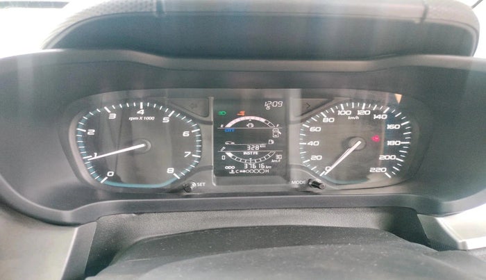 2022 Tata ALTROZ XZ PETROL, Petrol, Manual, 37,616 km, interior