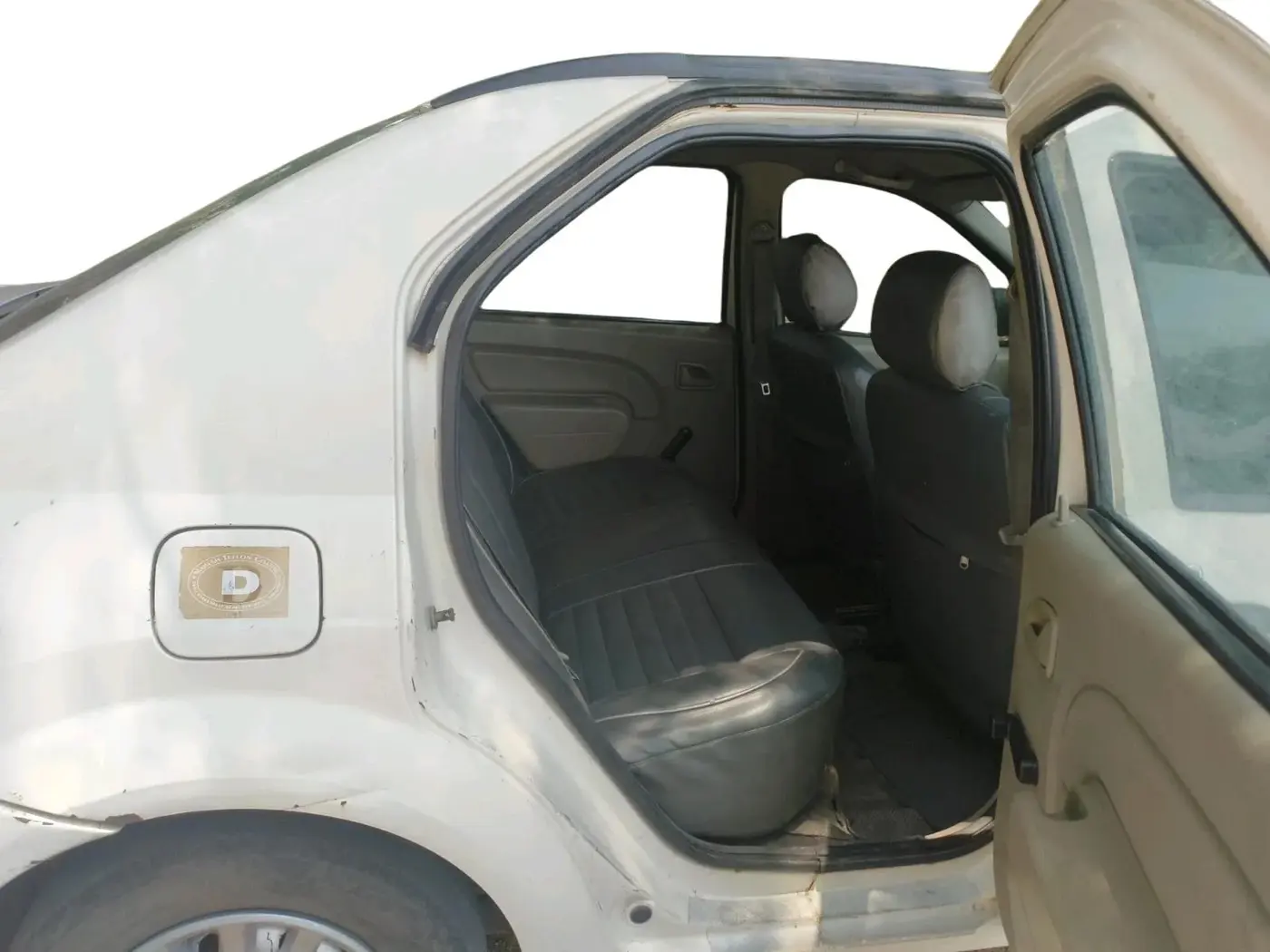2011 Mahindra Verito D2 BS-III, Diesel, Manual, 1,65,742 km, interior