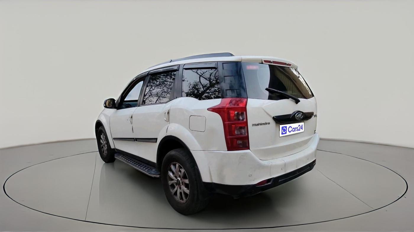 2017 Mahindra XUV500 W6 AT 1.99, Diesel, Automatic, 93,031 km, exterior