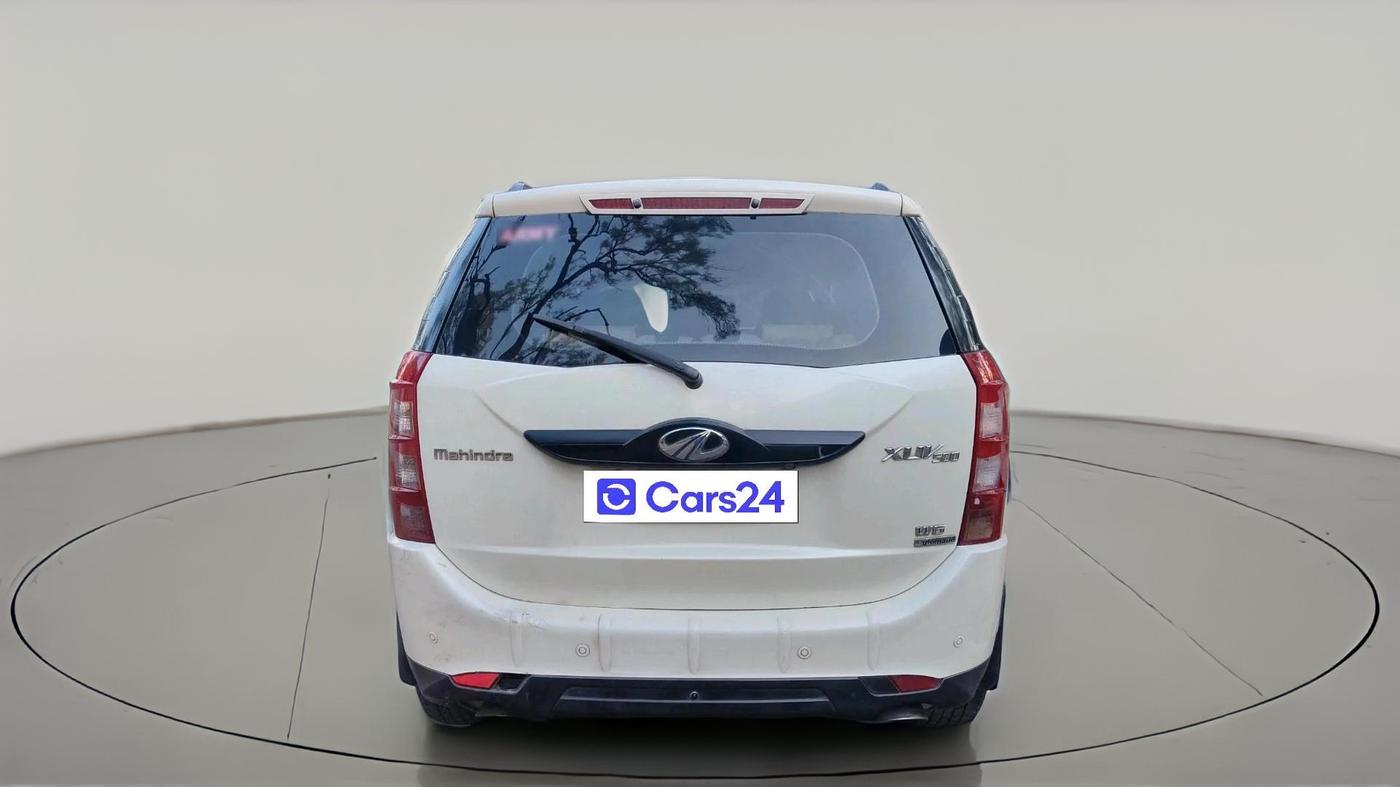 2017 Mahindra XUV500 W6 AT 1.99, Diesel, Automatic, 93,031 km, exterior