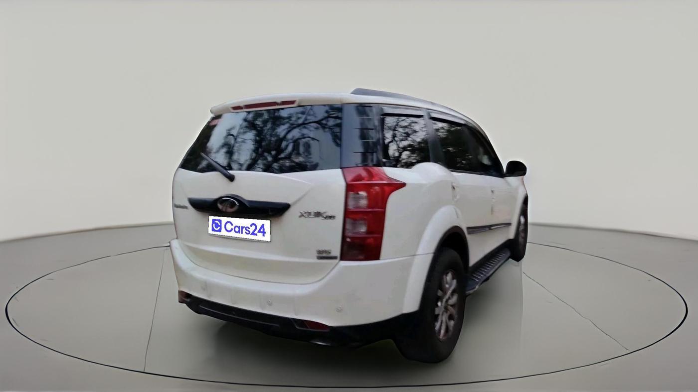 2017 Mahindra XUV500 W6 AT 1.99, Diesel, Automatic, 93,031 km, exterior