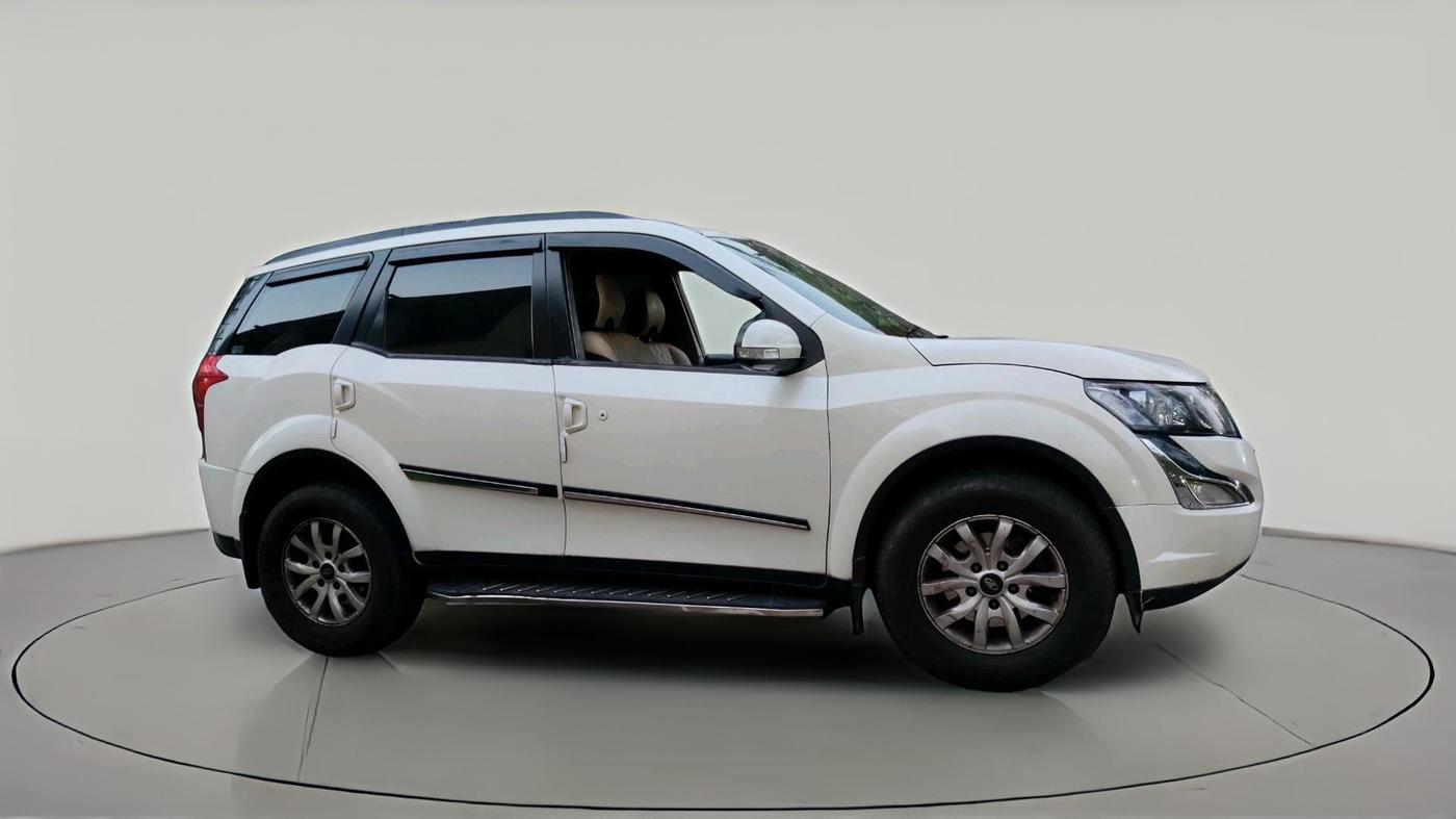 2017 Mahindra XUV500 W6 AT 1.99, Diesel, Automatic, 93,031 km, exterior