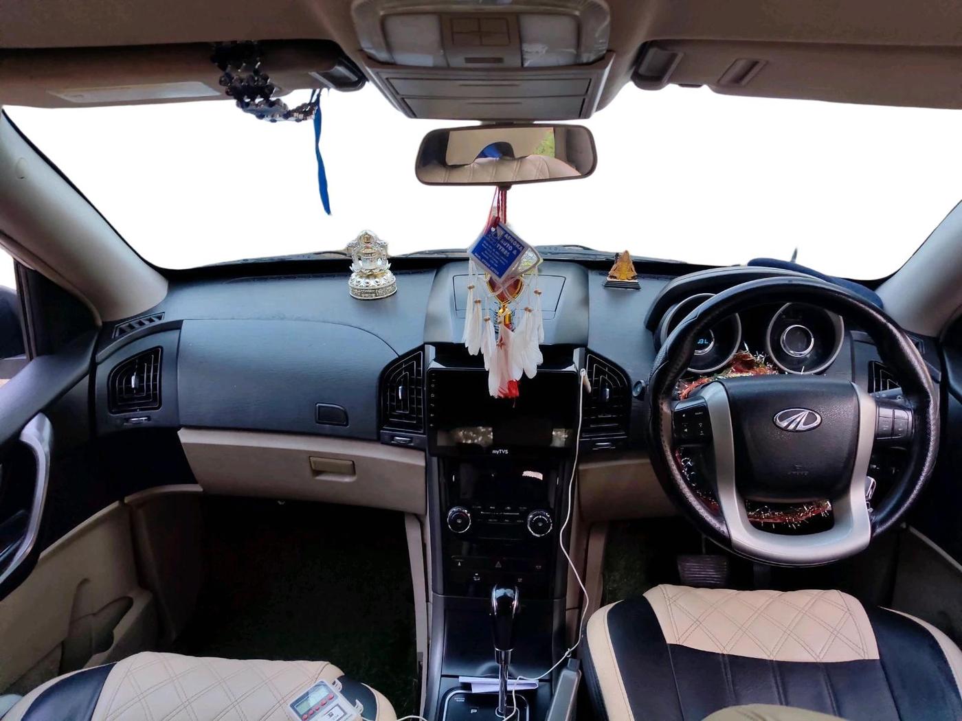 2017 Mahindra XUV500 W6 AT 1.99, Diesel, Automatic, 93,031 km, interior