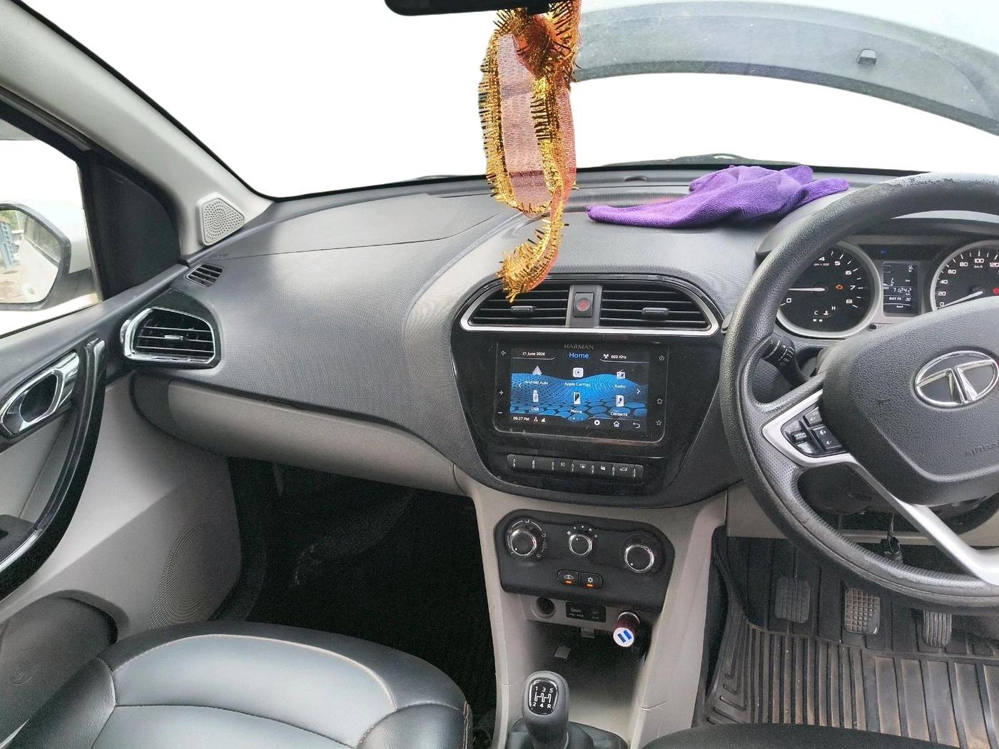 2016 Tata Tiago XZ PETROL, Petrol, Manual, 71,242 km, interior