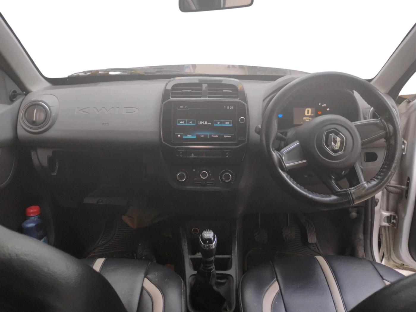 2020 Renault Kwid RXT 1.0 (O), Petrol, Manual, 90,000 km, interior