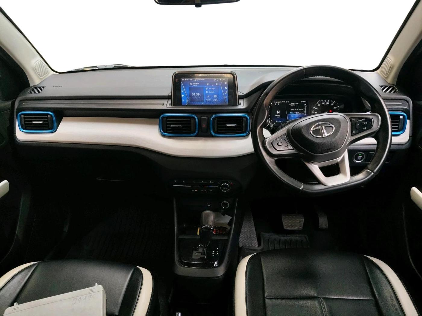 2023 Tata PUNCH CREATIVE  AMT, Petrol, Automatic, 7,503 km, interior
