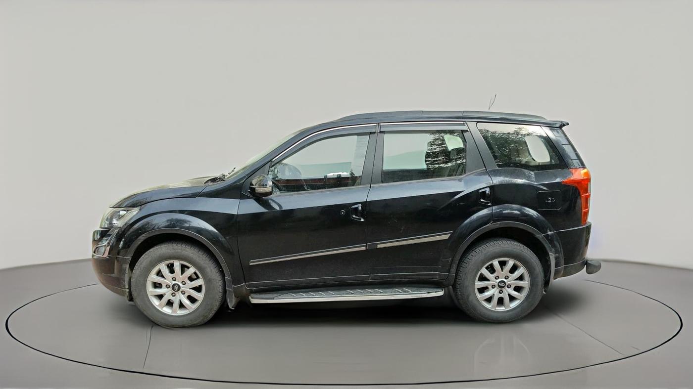 2016 Mahindra XUV500 W8, Diesel, Manual, 1,48,235 km, exterior