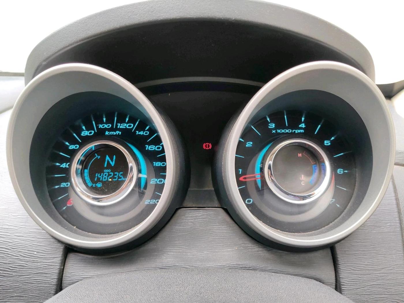 2016 Mahindra XUV500 W8, Diesel, Manual, 1,48,235 km, interior