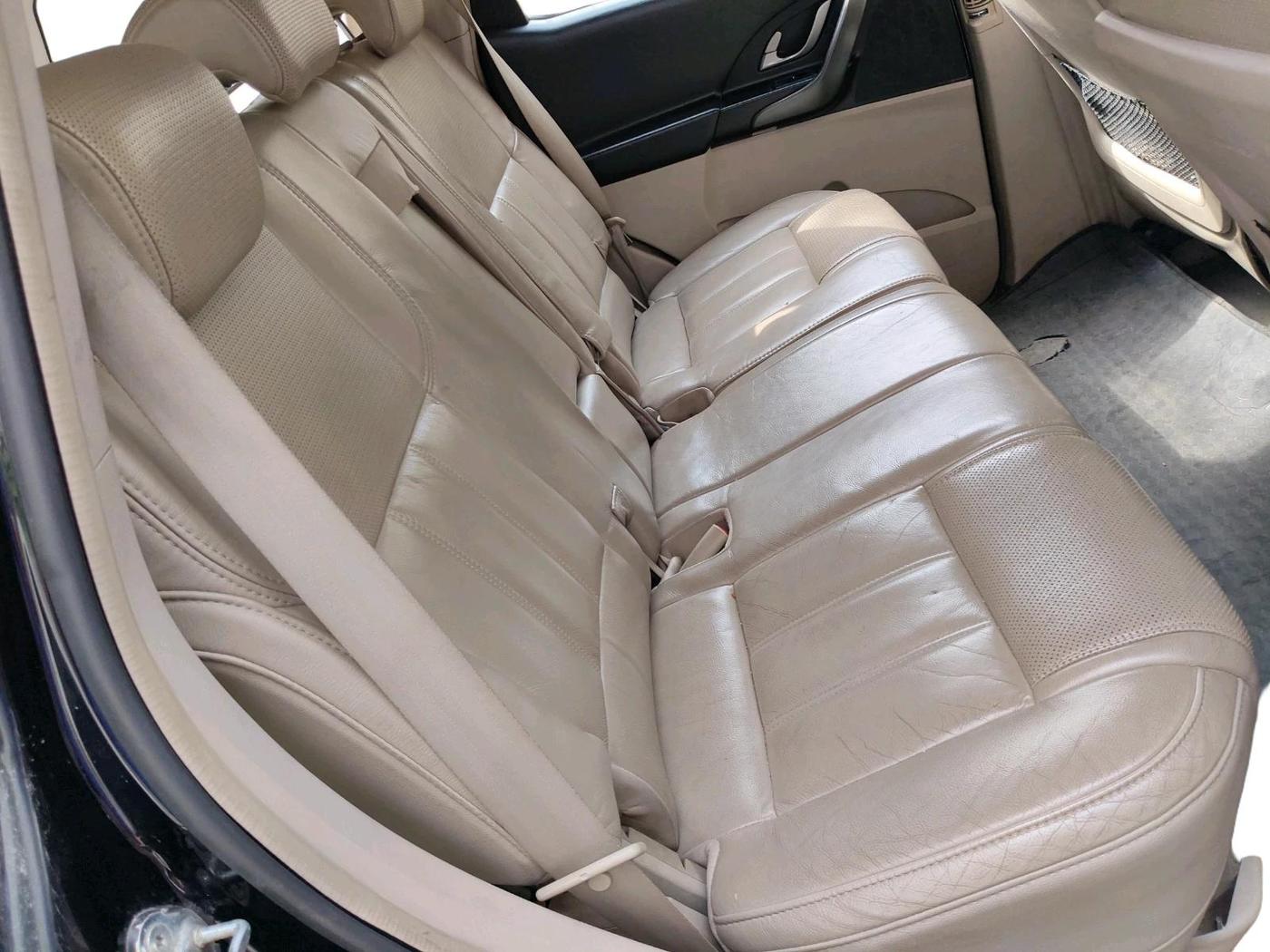 2016 Mahindra XUV500 W8, Diesel, Manual, 1,48,235 km, interior
