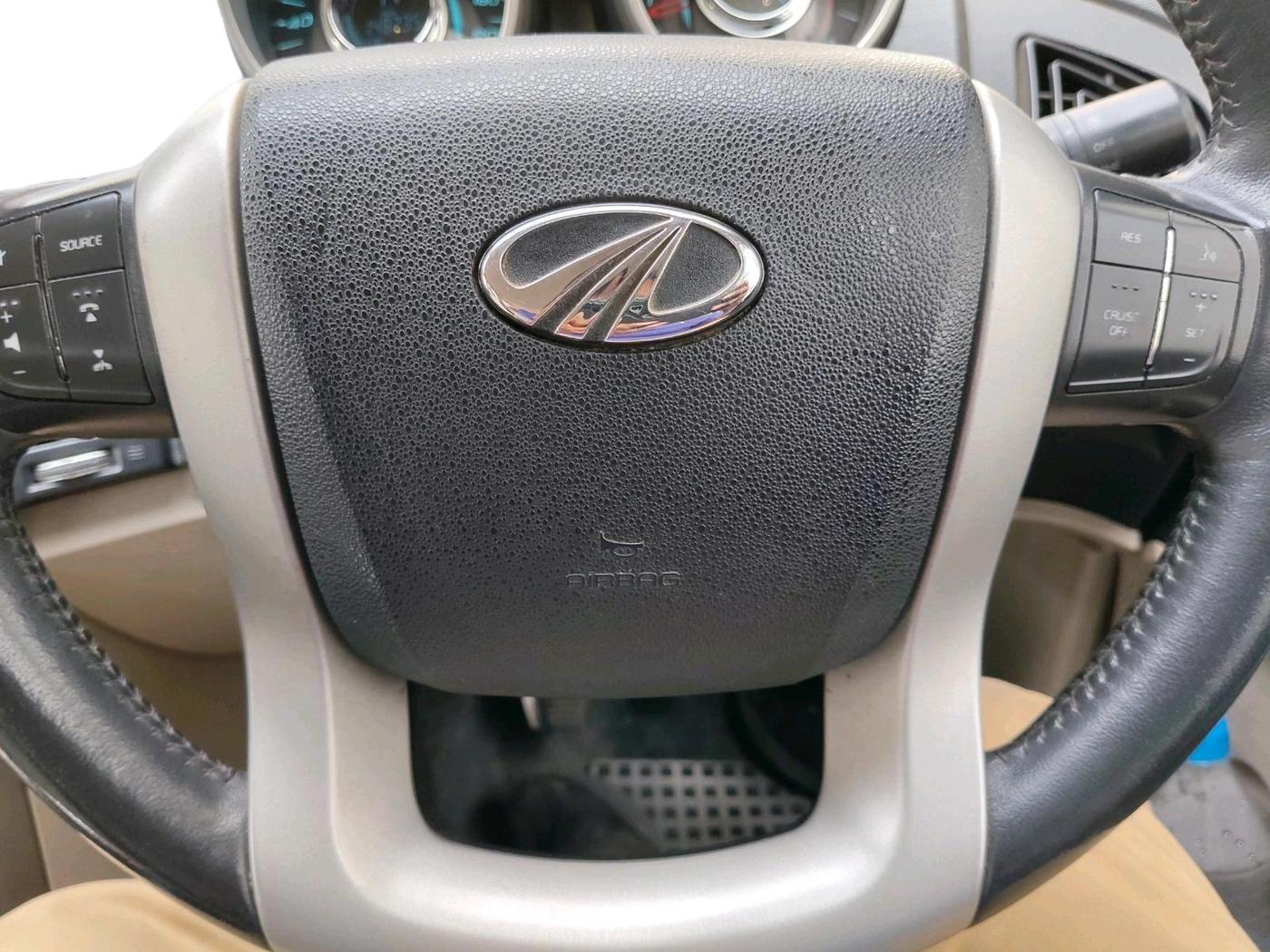 2016 Mahindra XUV500 W8, Diesel, Manual, 1,48,235 km, interior