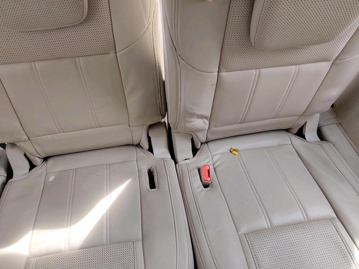 2016 Mahindra XUV500 W8, Diesel, Manual, 1,48,235 km, interior