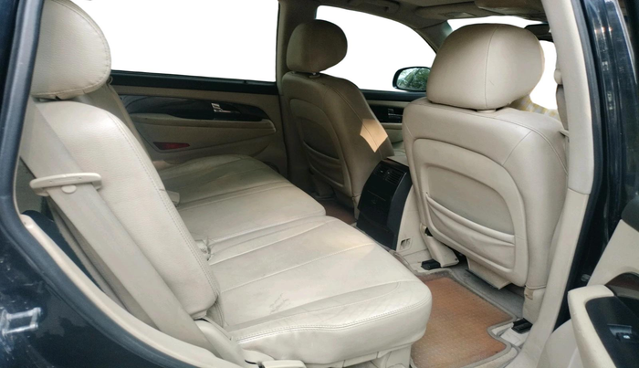 2013 Ssangyong Rexton RX7, Diesel, Automatic, 1,95,804 km, interior