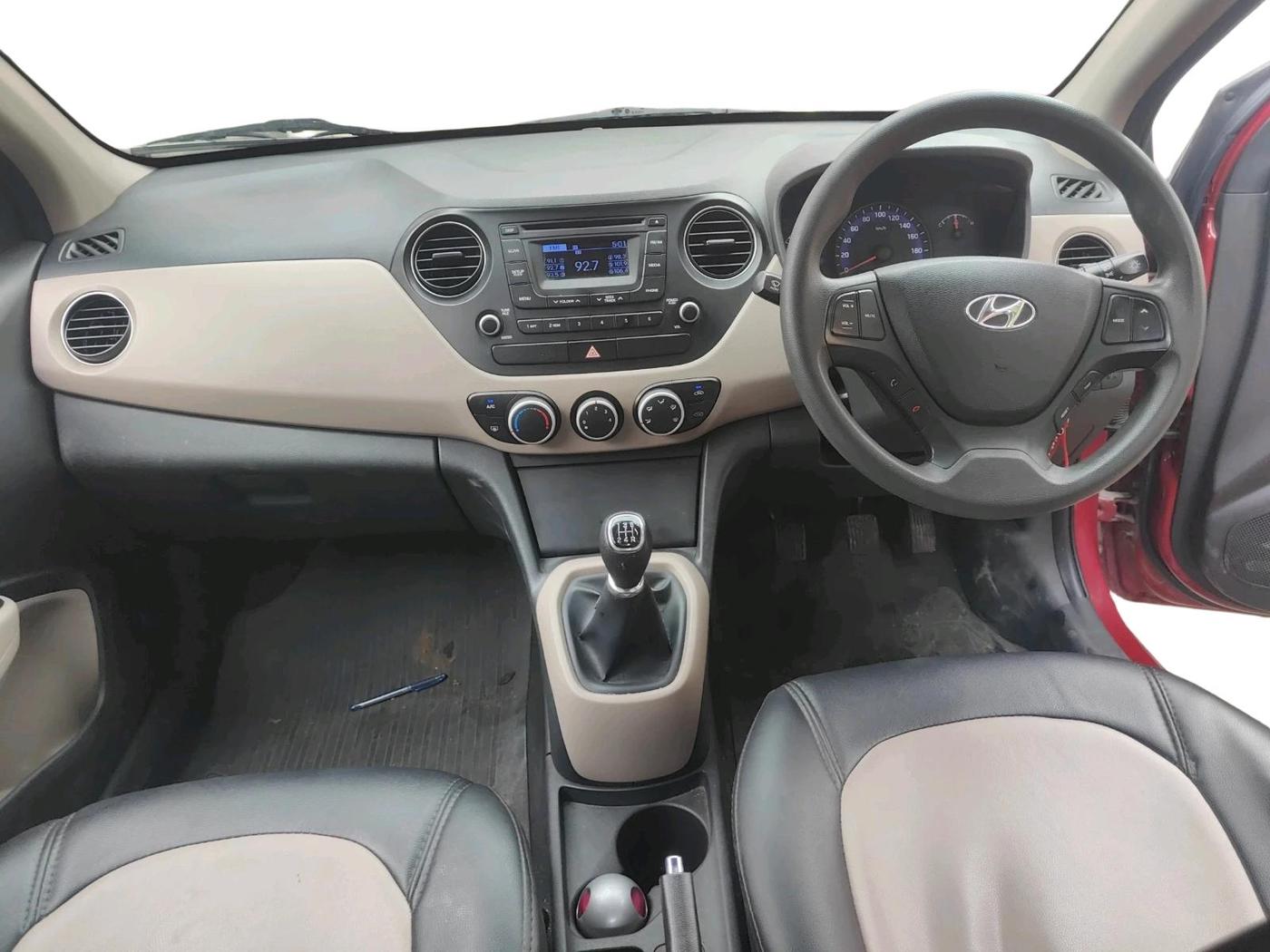 2016 Hyundai Xcent S 1.2, Petrol, Manual, 1,00,360 km, interior