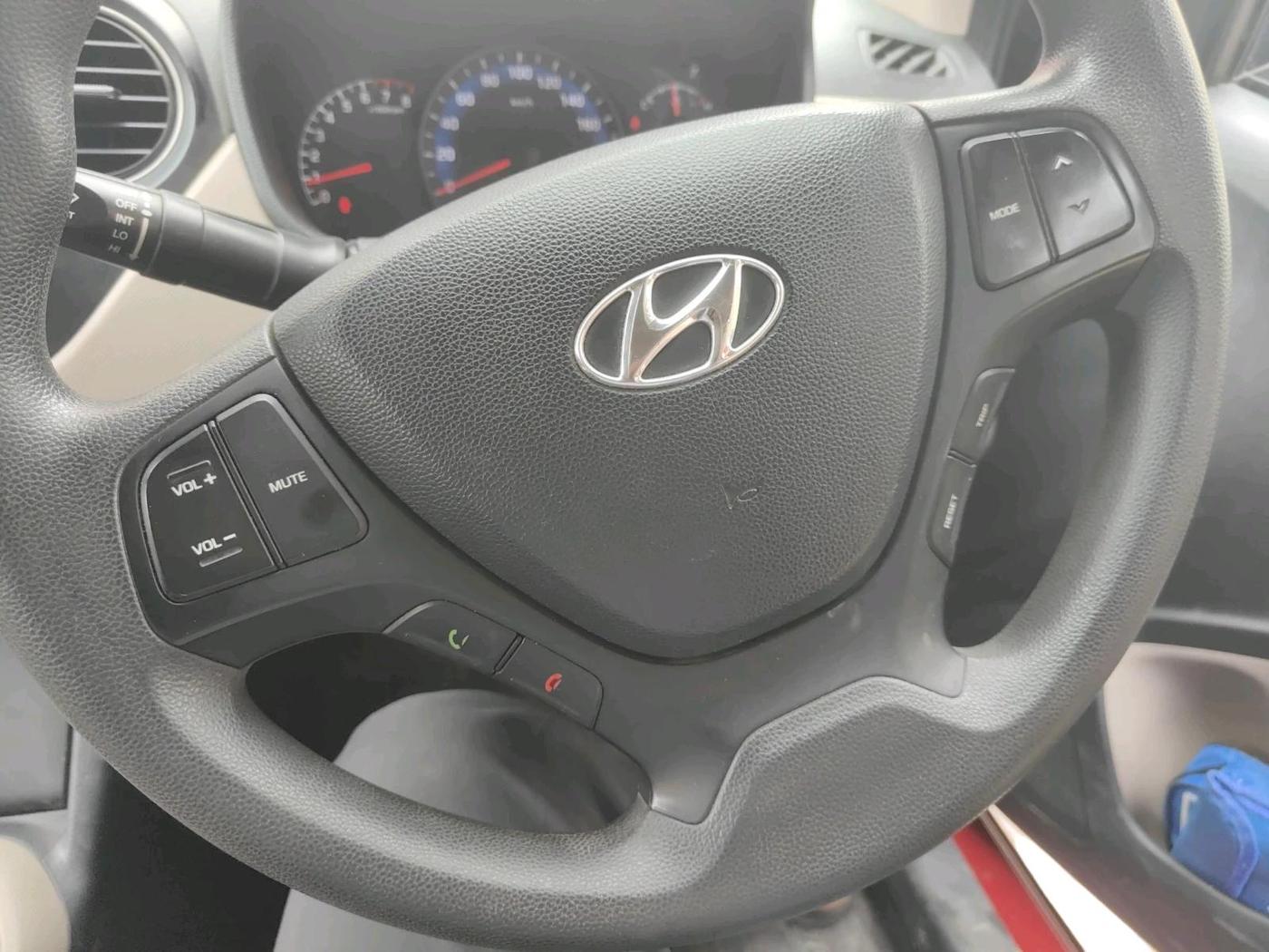 2016 Hyundai Xcent S 1.2, Petrol, Manual, 1,00,360 km, interior