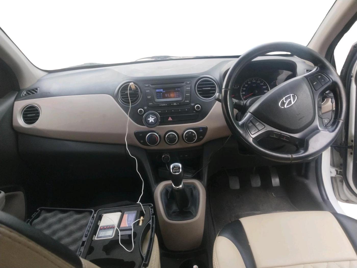 2014 Hyundai Grand i10 ASTA 1.2 KAPPA VTVT, Petrol, Manual, 1,55,220 km, interior