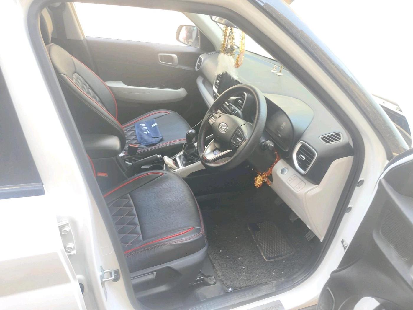 2025 Hyundai VENUE S(O) 1.2, Petrol, Manual, 5,985 km, interior