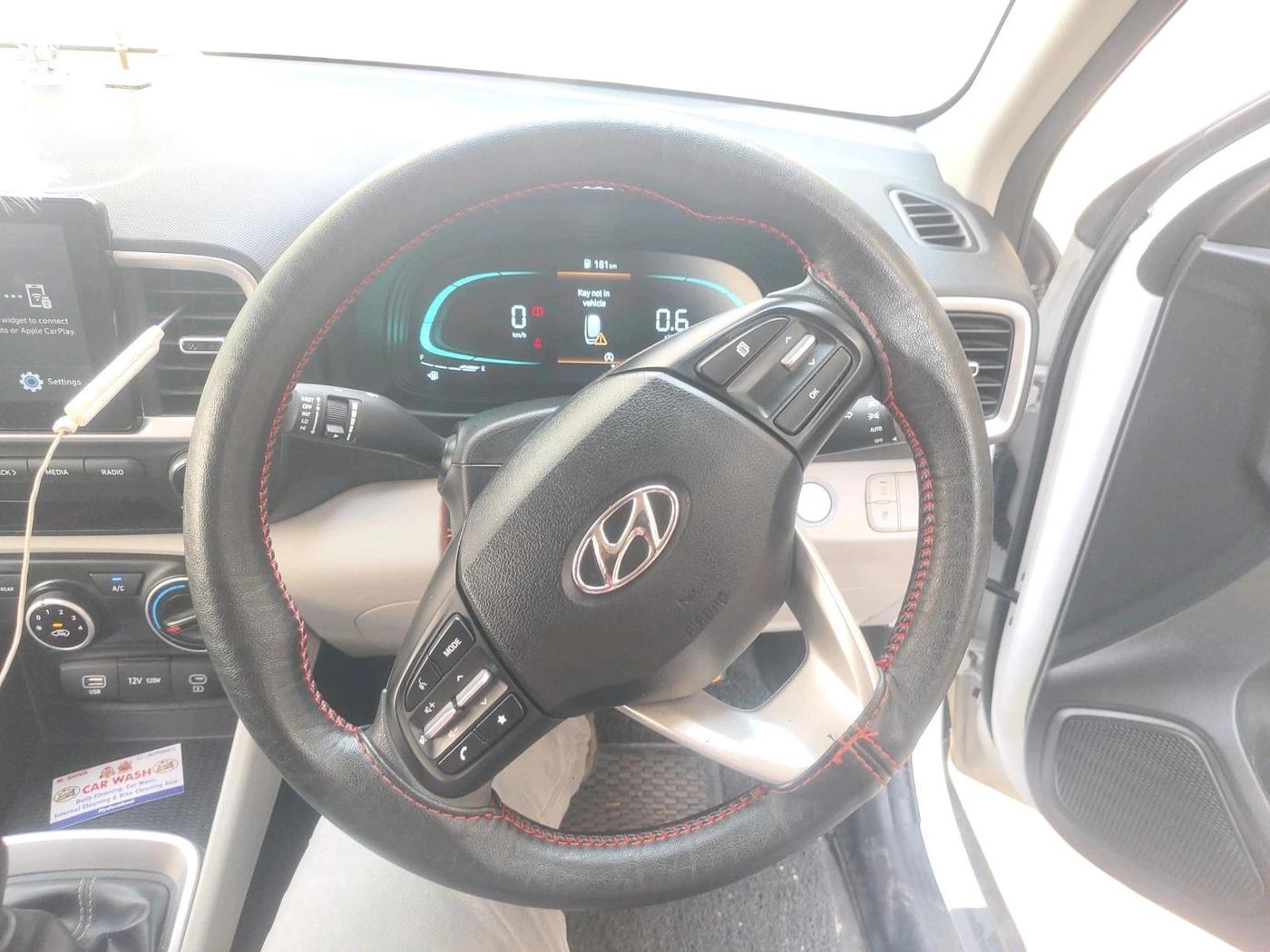 2025 Hyundai VENUE S(O) 1.2, Petrol, Manual, 5,985 km, interior