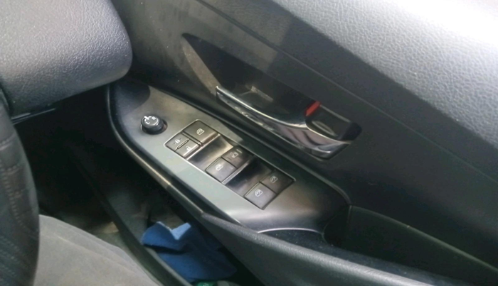 2017 Toyota Innova Crysta 2.8 GX AT 8 STR, Diesel, Automatic, 1,56,398 km, interior