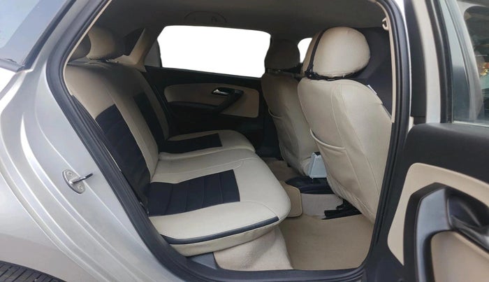 2011 Volkswagen Polo HIGHLINE 1.6L, Petrol, Manual, 39,428 km, interior